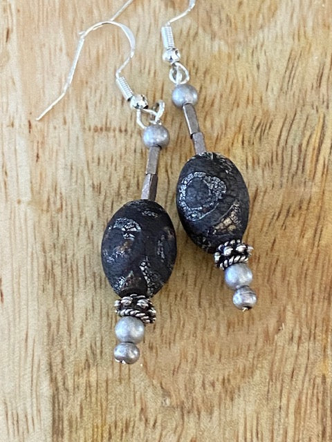 Antiqued Oval Eye Tibetan Agate and Silver Earrings